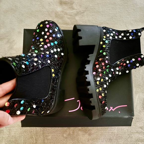 Betsey Johnson Rowann Booties - Picture 2 of 4